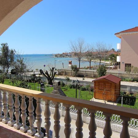 Apartments Matko & Sven Привлака Екстериор снимка