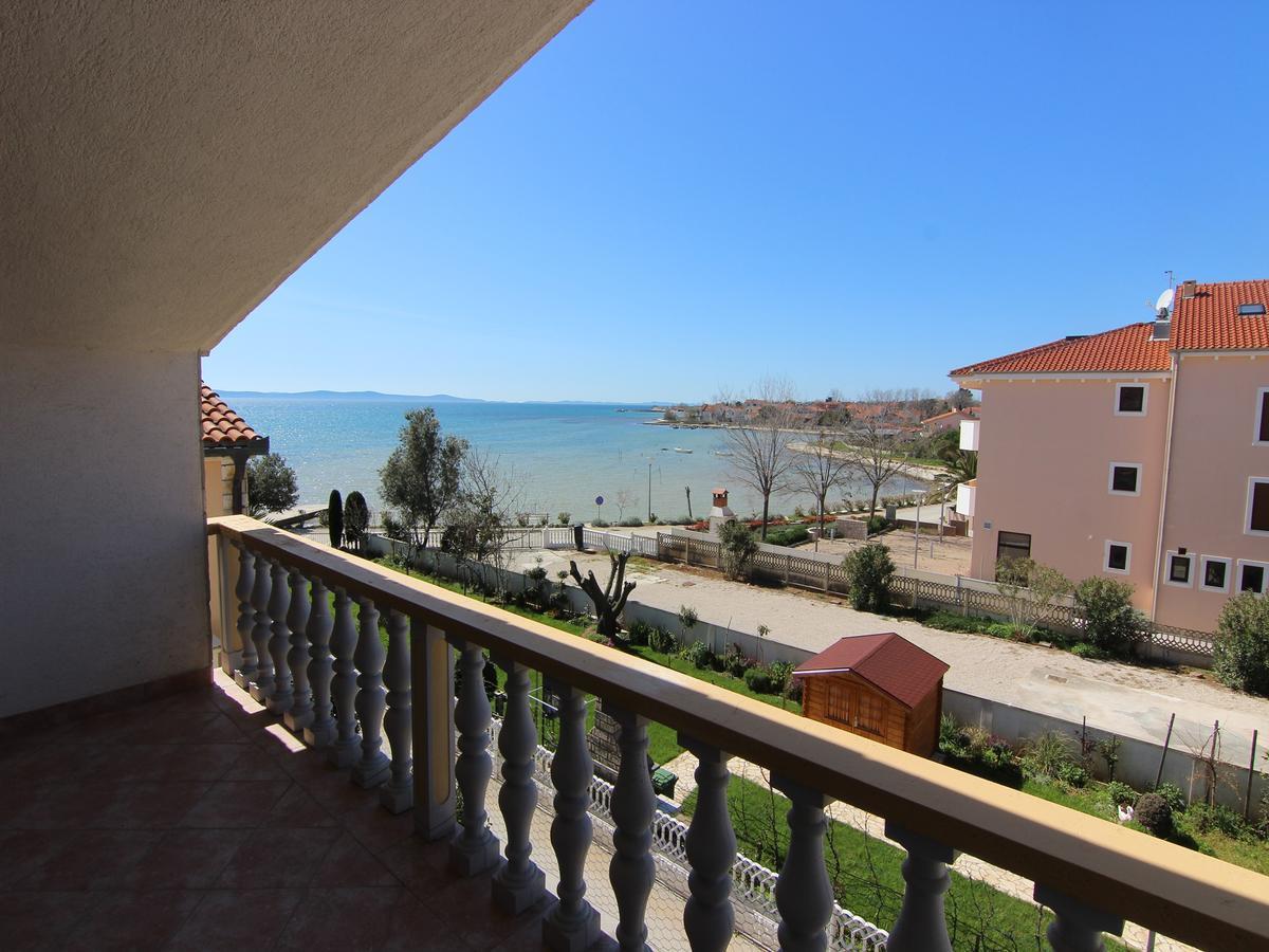 Apartments Matko & Sven Привлака Екстериор снимка